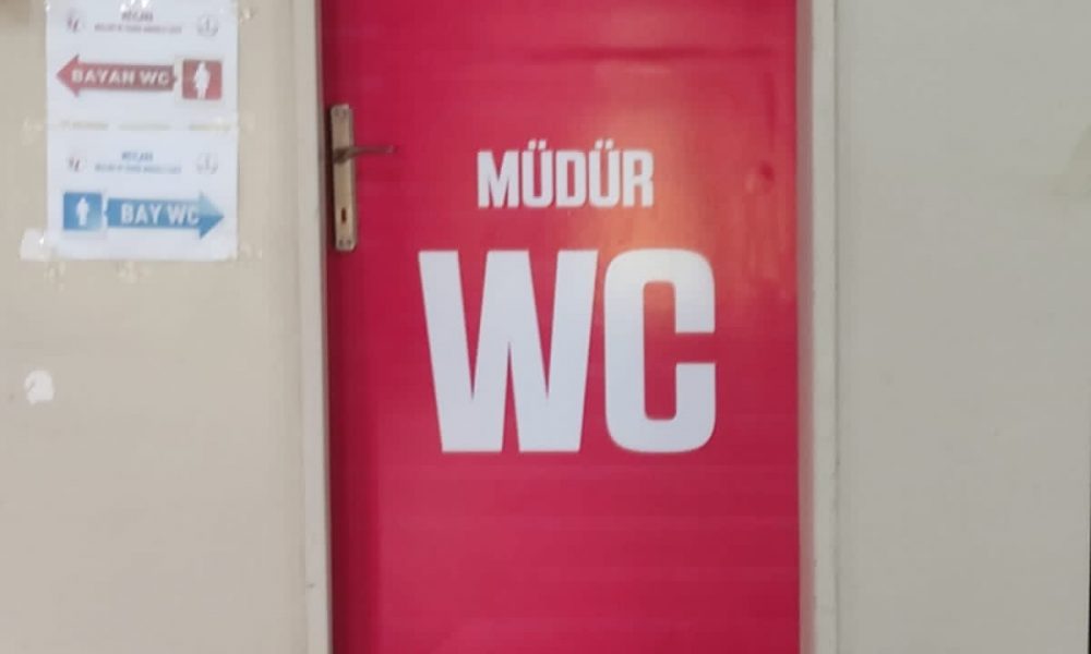 Okul’da yaptırılan “özel müdür tuvaleti”ne açıklama geldi: “Sehven yapıldı!”