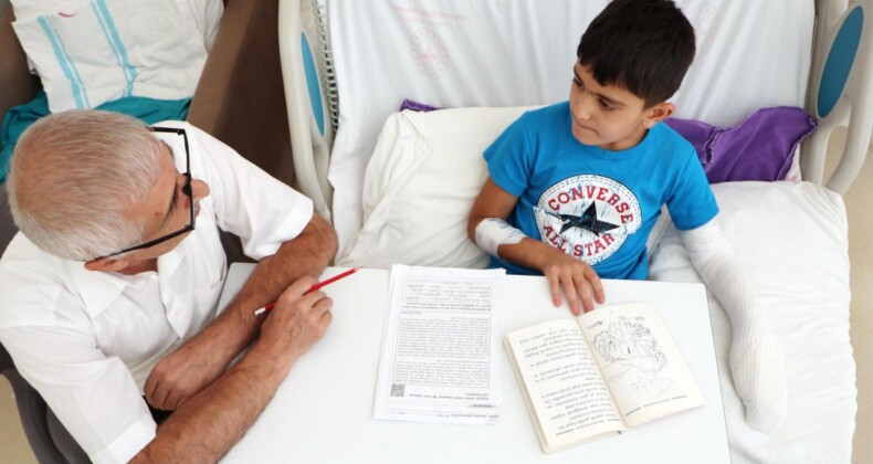 Erzurum Şehir Hastanesi’nde tedavi gören çocuklar ders başı yaptı