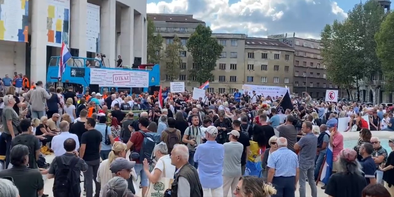 Hırvatistan’da hükümet karşıtı protesto: Sizi kovuyoruz