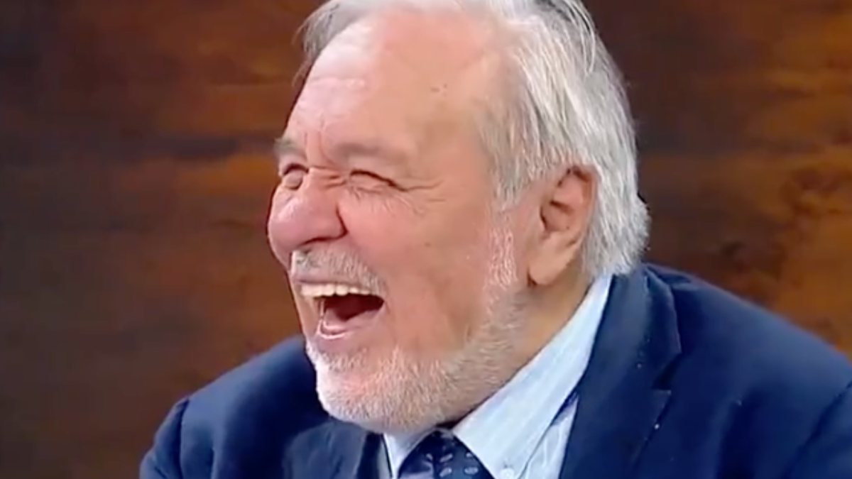 İlbet Ortaylı, canlı yayında kahkaha attı