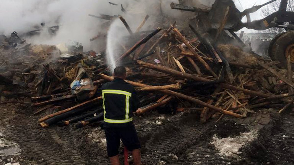 Isparta’da 3 kardeşin yangında ölmesi: 7 itfaiye eri kendini savundu