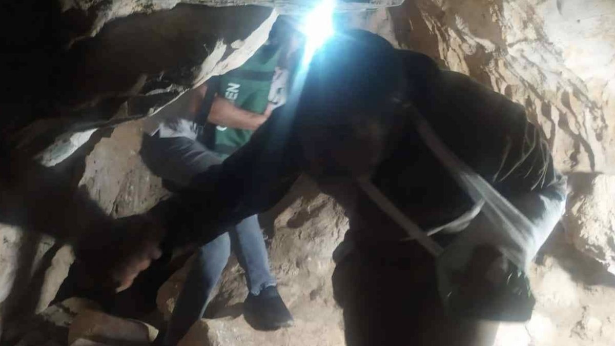 Isparta’da mağarada mahsur kalan adam kurtarıldı
