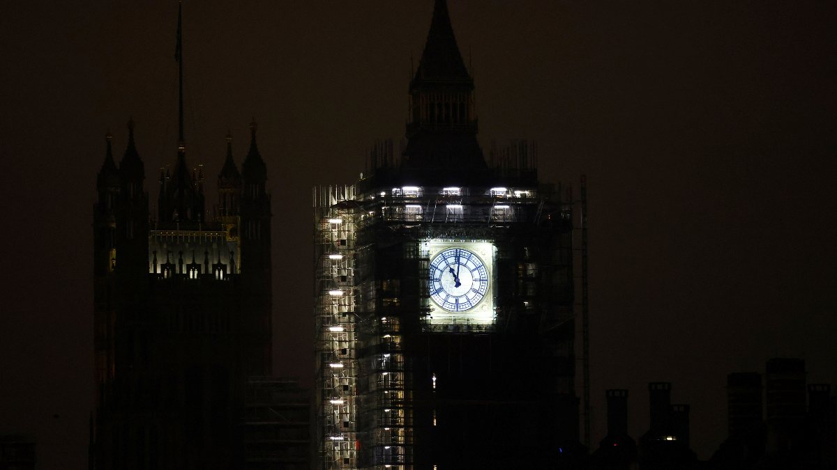 Kraliçe Elizabeth için yapılan saygı duruşunda çanları çalmayan Big Ben’e soruşturma