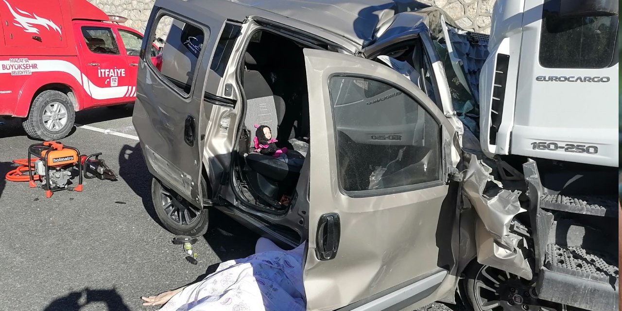 Malatya’da feci kaza: 5 ölü