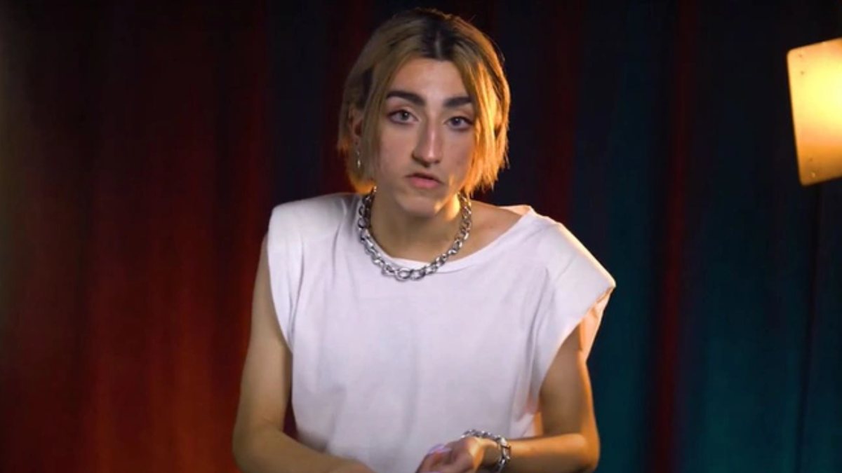 Mika Raun’dan şoke eden sözler! ‘Beni görünce Kur’an okuyor’…