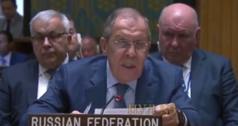 Sergey Lavrov’dan Zelenski’ye: O… çocuğu ama bizim o… çocuğumuz