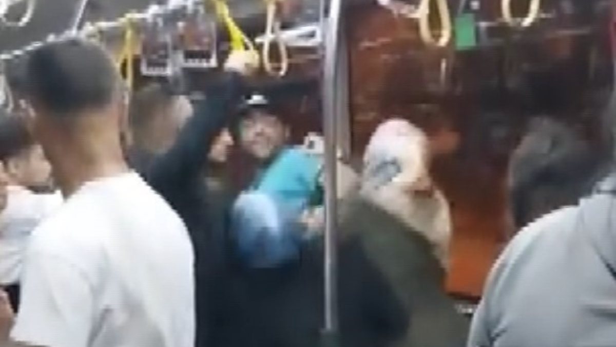 Sultanbeyli’deki yolcuların koltuk kavgası