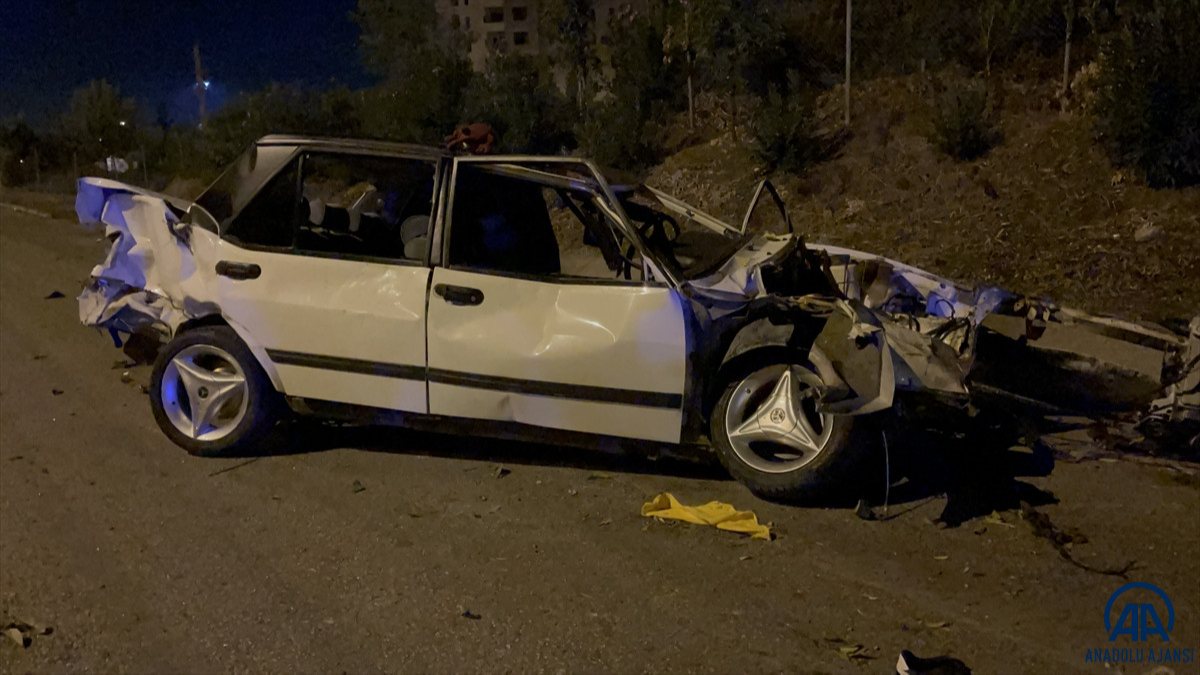 Adana’da otomobil devrildi: 1 ölü, 1 yaralı