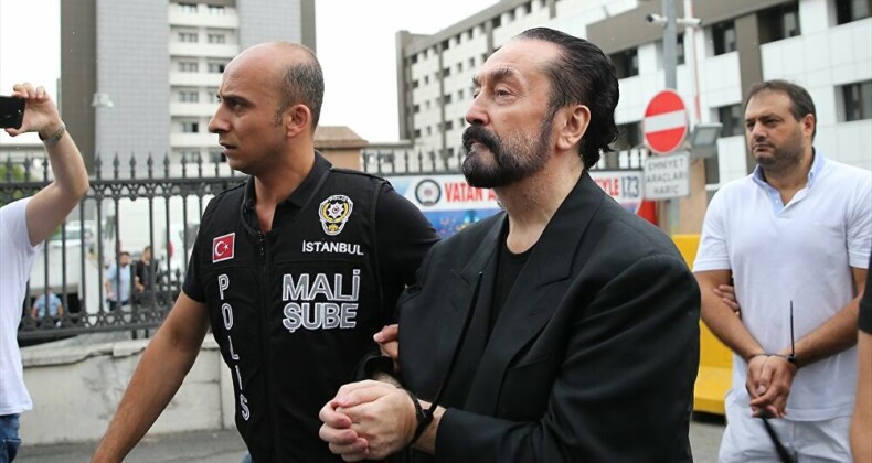 Adnan Oktar kendini savundu:  Homoseksüel lobisi ve çirkin kadınların lobisi bunlar