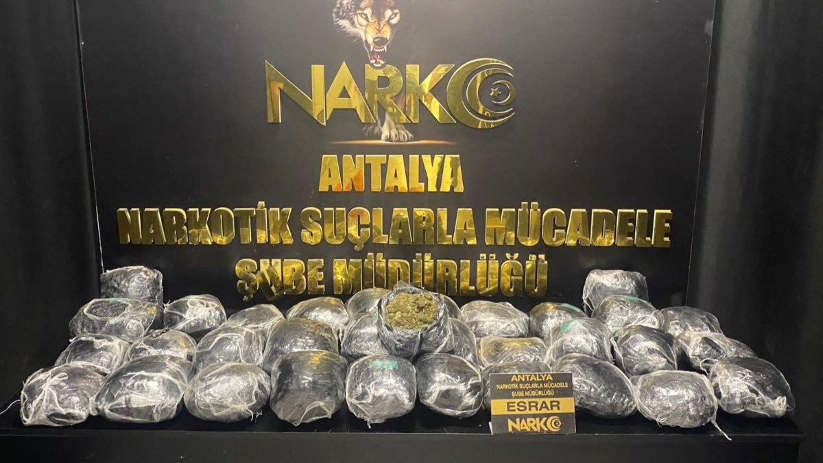 Antalya’da 26 kilo 505 gram uyuşturucu madde ele geçirildi