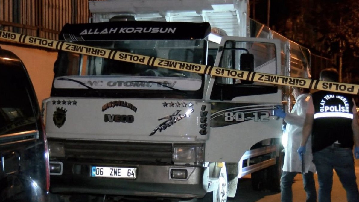 Bayrampaşa’da kamyonette erkek cesedi bulundu 