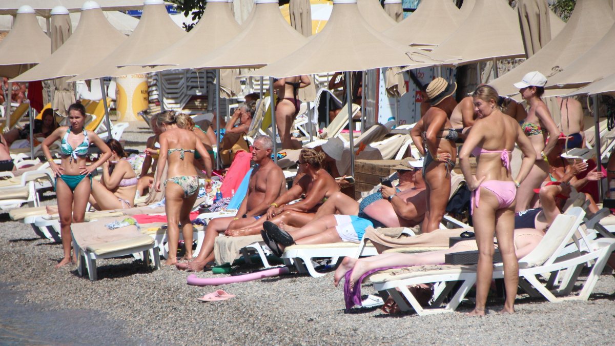 Bodrum’da sıcaklık artınca sahiller doldu