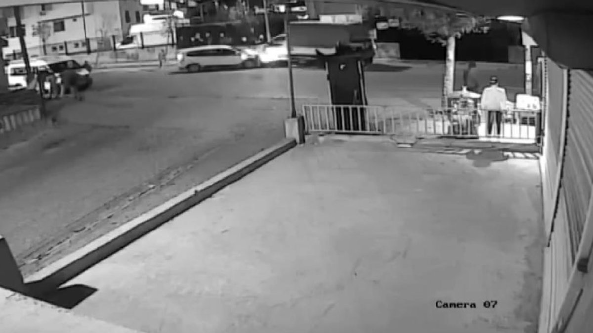 Esenyurt’ta acemi sürücü aileye çarptı