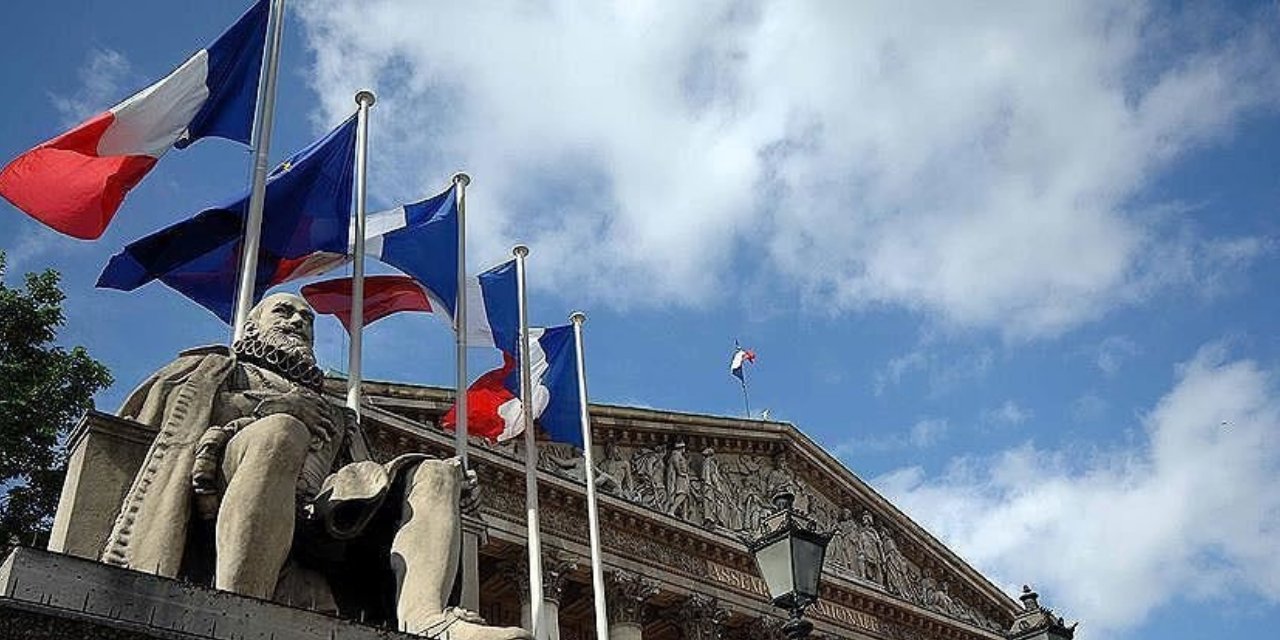 Fransa’dan itiraf: Cezayir’de bazı askerlerimiz teröre bulaştı