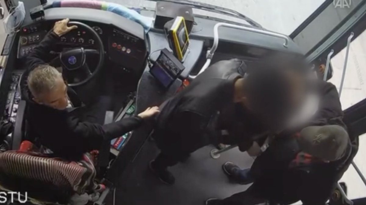 İstanbul’da İETT şoförünün çabası hastayı kurtarmaya yetmedi