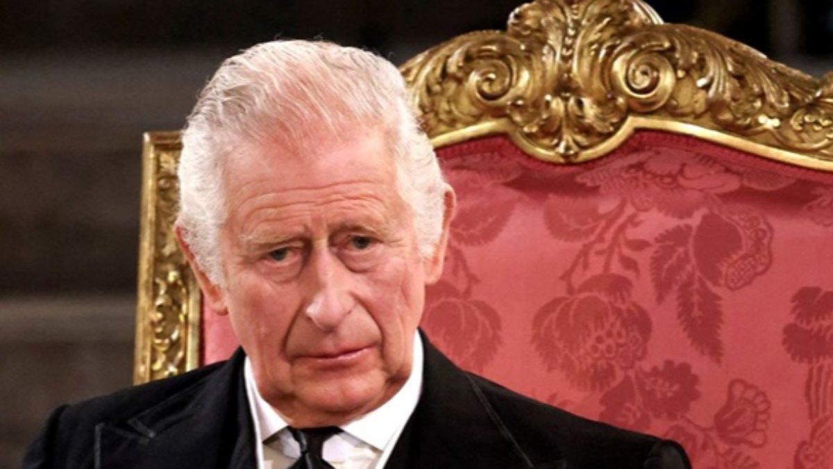 Kanada’da 14 vekil bağlılık yeminini reddetti