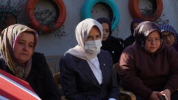 Meral Akşener Bartın’da taziye evi ziyaretinde bulundu