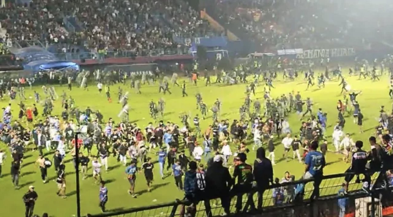 Polis biber gazı sıkınca izdiham oldu: 125 kişi öldü