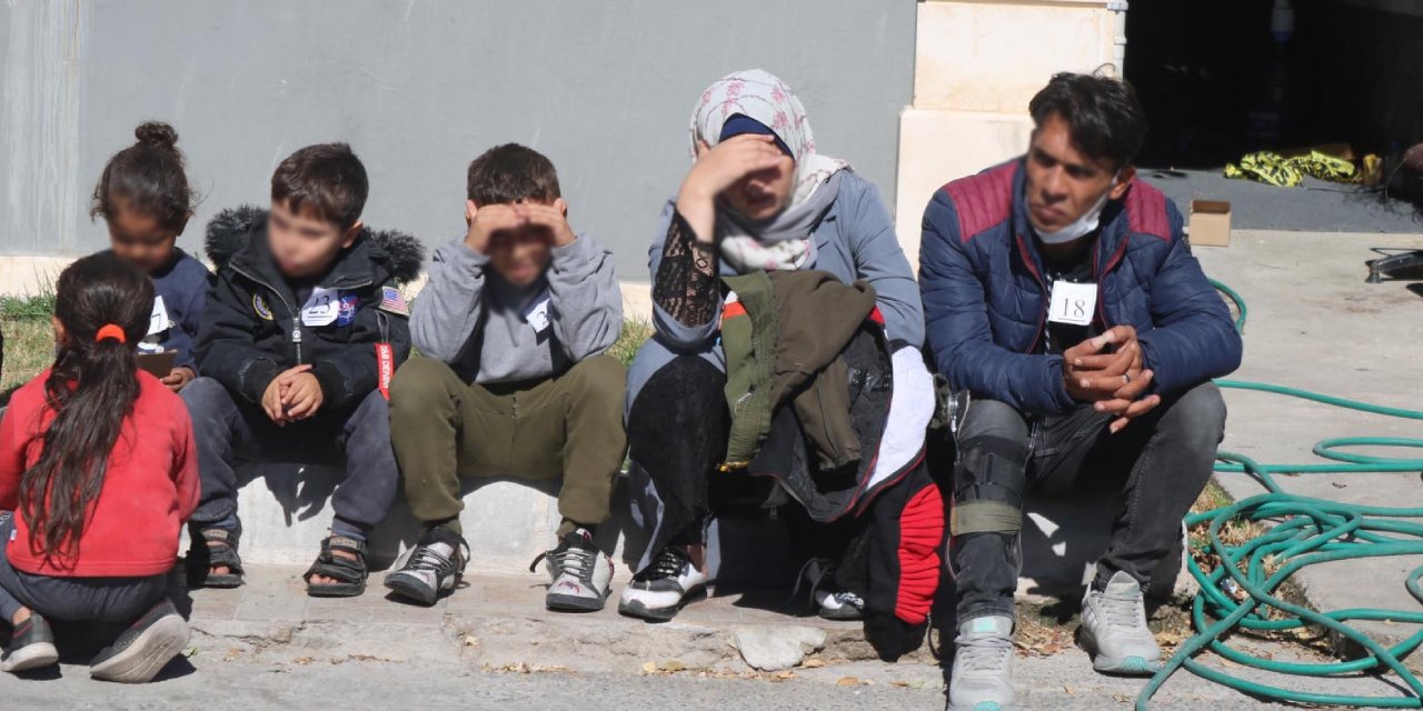 Yunanistan’ın geri ittiği göçmenler kurtarıldı