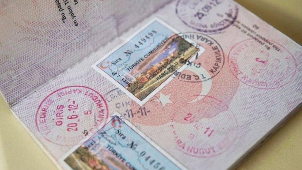 Yurt dışı çıkış harçları 150 TL’den 300 TL’ye çıkarılıyor