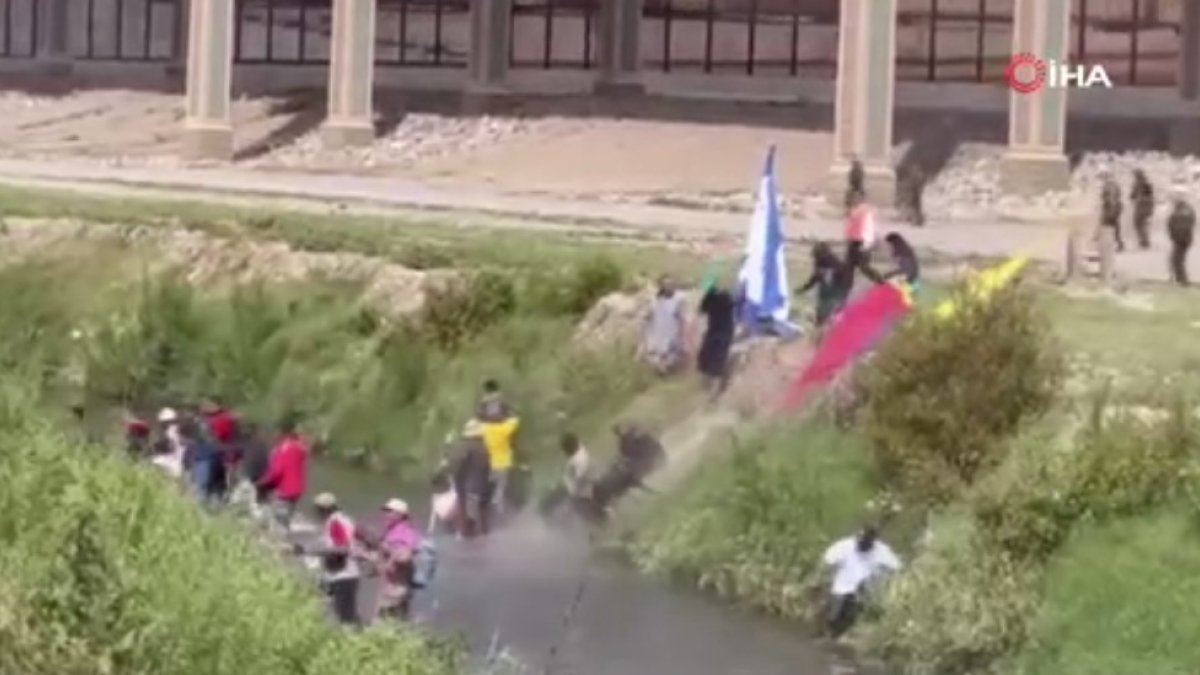 ABD Sınır Devriyesi’nden göçmenlere plastik mermili müdahale