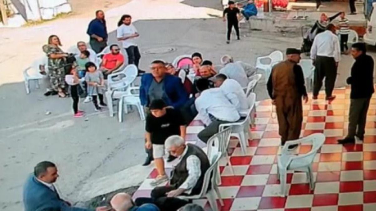 Adana’da sokak düğününde silahlı saldırıya uğradı