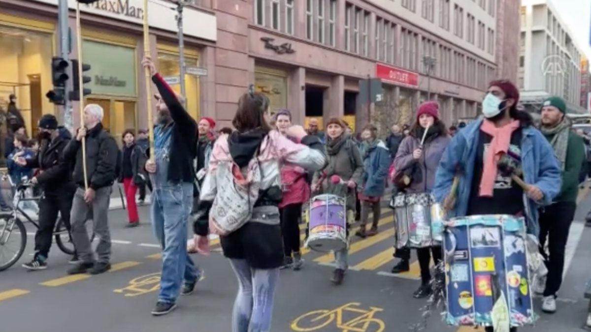 Almanya’da pahalılık protesto edildi