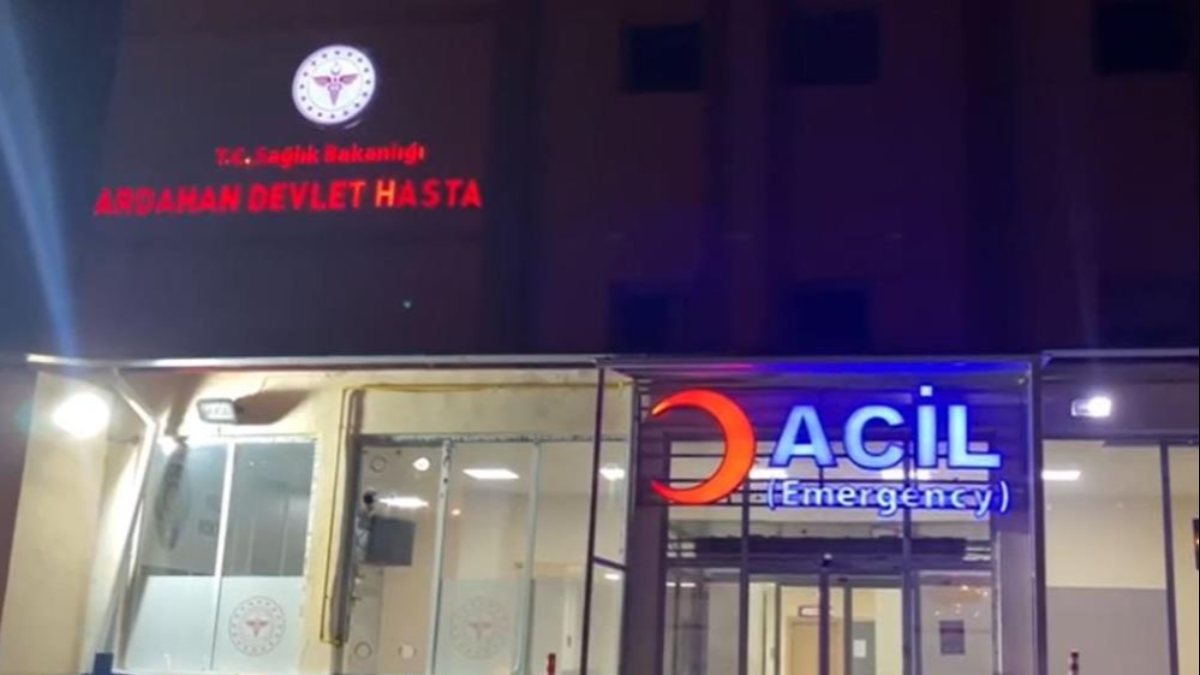 Ardahan’da 8 üniversite öğrencisi yemekten zehirlendi