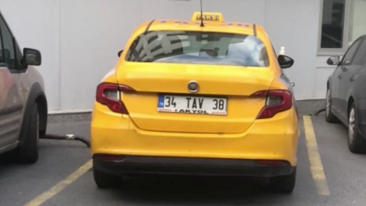 Taksim’e bomba bırakan teröristin patlama sonrası bindiği taksi ortaya çıktı