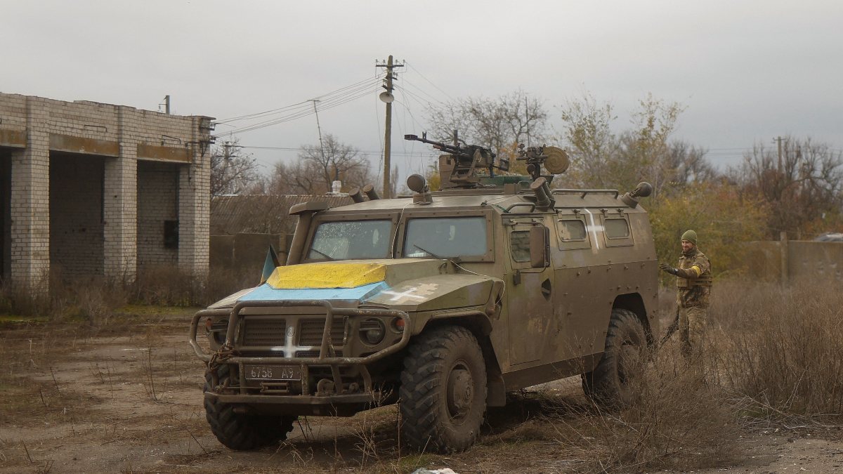 Ukraynalılar, ordularının Herson’a girişini kutladı