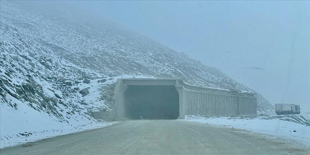 Afganistan’da yakıt tankeri patladı: 19 ölü