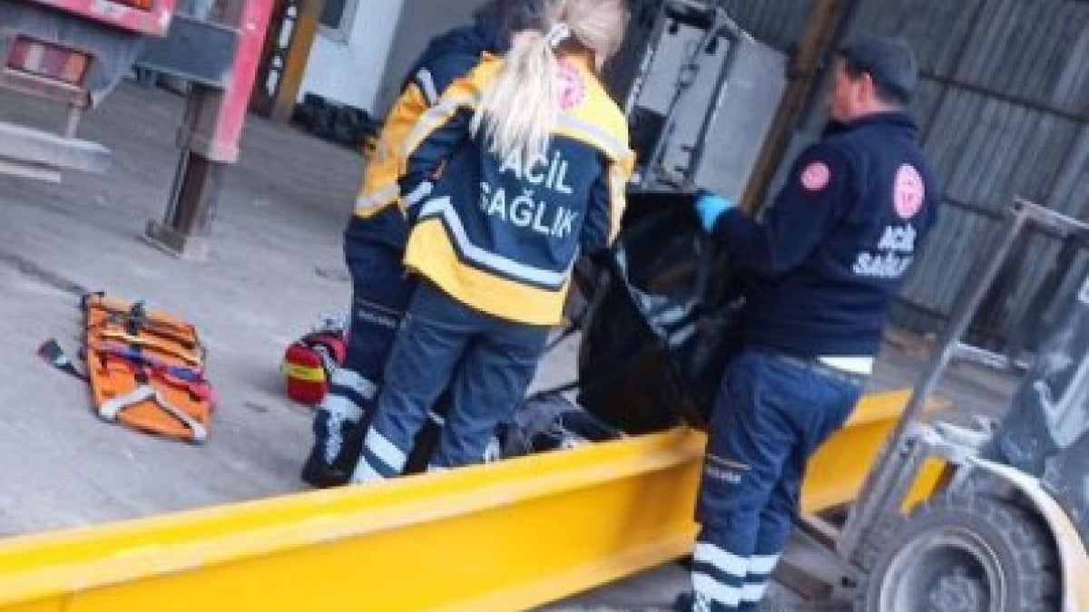 Ankara’da üzerine vinç direği devrilen işçi öldü