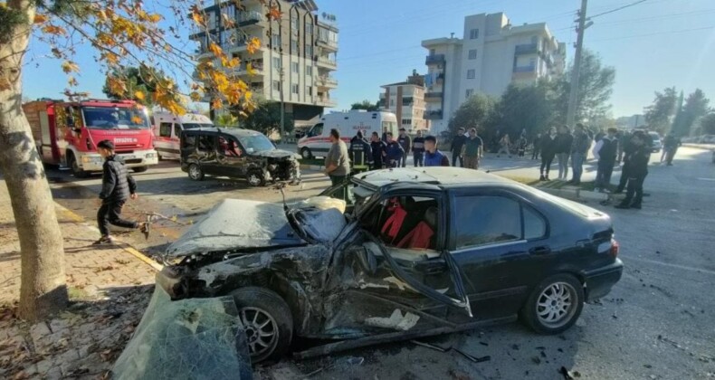 Antalya’da can pazarı yaşanan kazada aracın motoru yerinden çıktı