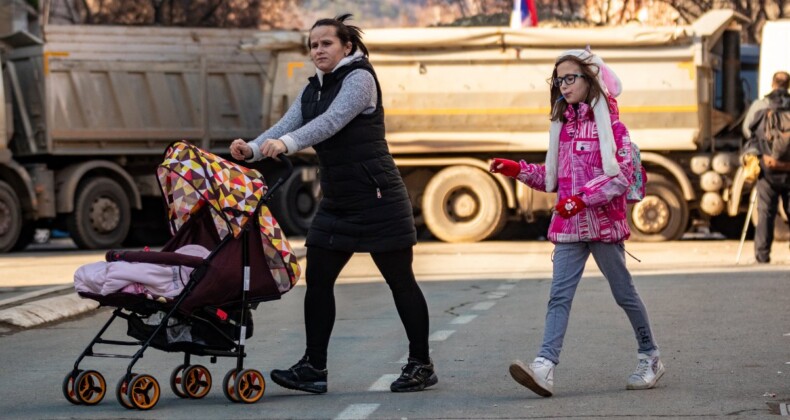 Barikatların ardından Kosova