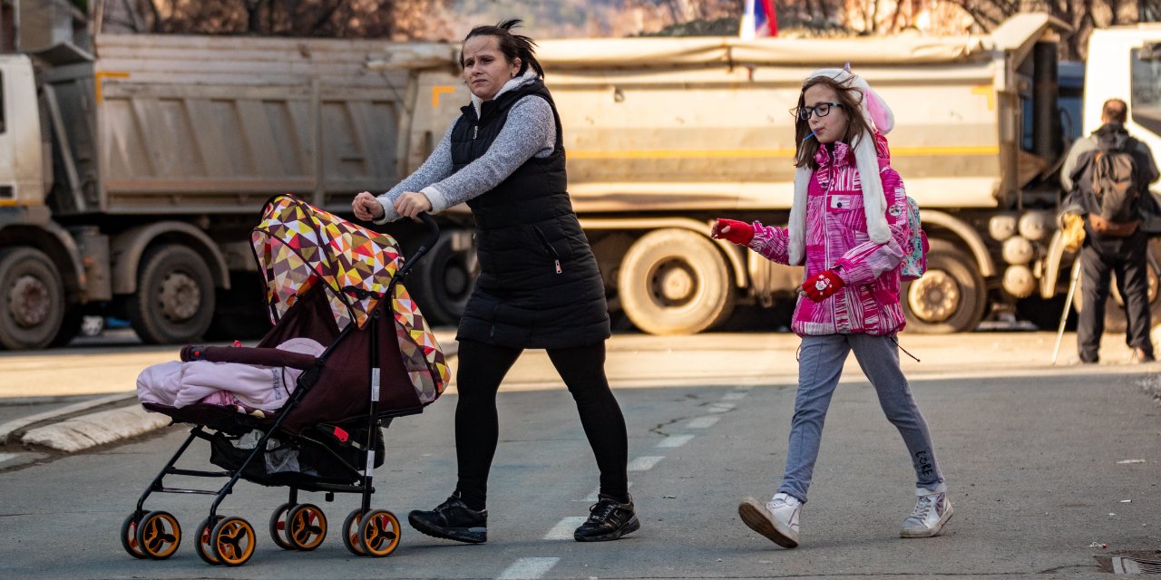 Barikatların ardından Kosova