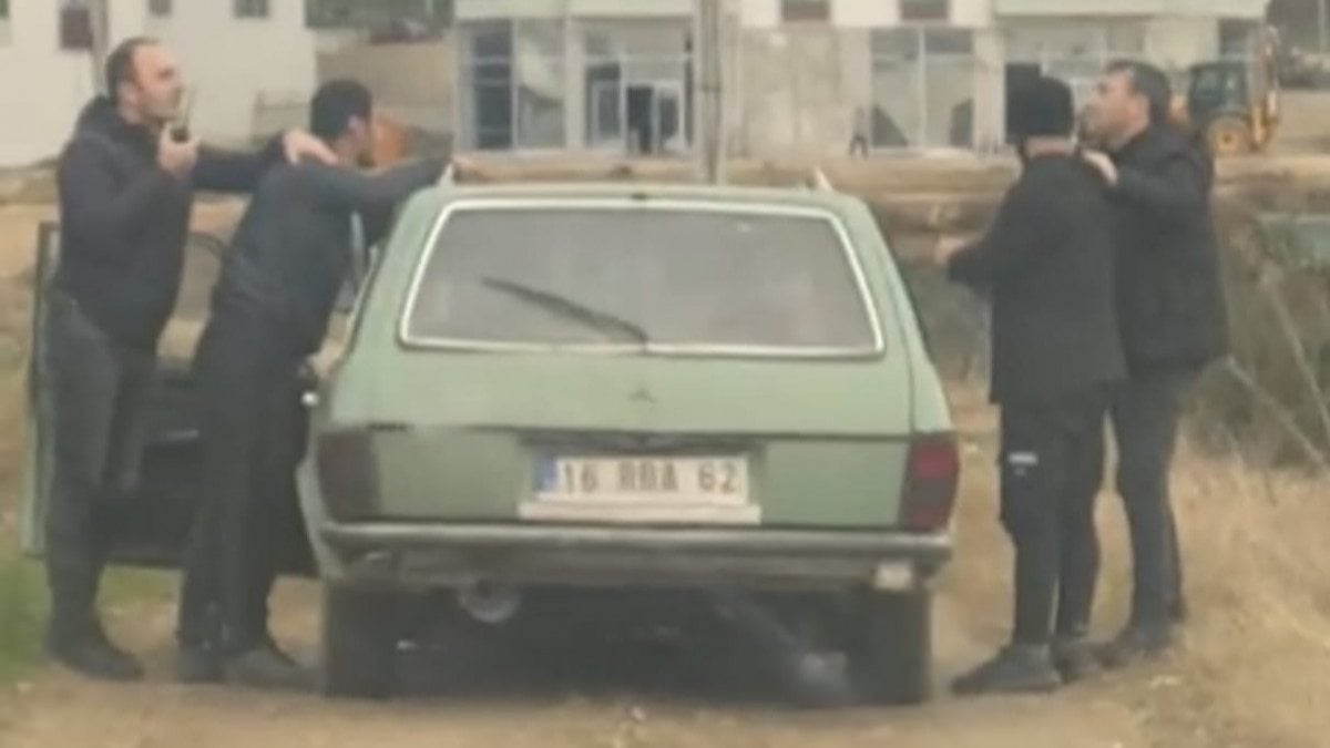 Bursa’da çaldıkları otomobilde, önleri kesilerek yakalandılar 