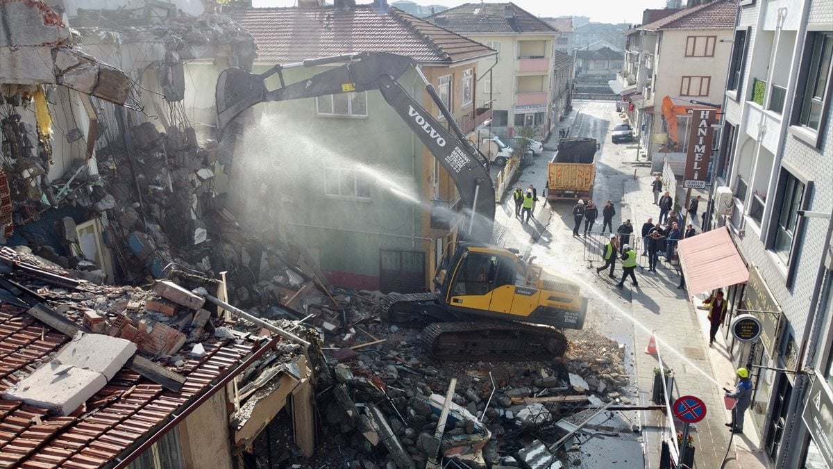 Düzce’de 333 hasarlı konut yıkıldı
