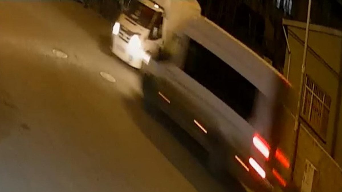 Iğdır’da kamyonet ile minibüsün çarpıştığı anlar