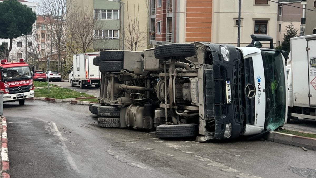Kartal’da beton mikseri devrildi