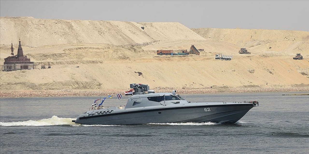 Mısır’da Süveyş Kanalı tartışmaları