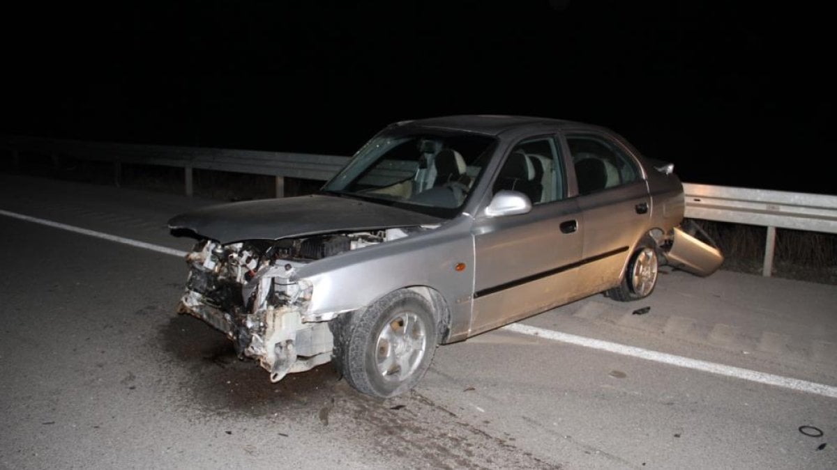 Sivas’ta lastiği patlayınca kaza yaptı: 5 yaralı