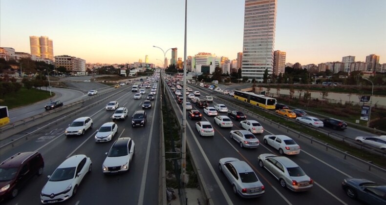 Trafiğe kasımda 122 bin 837 aracın kaydı yapıldı