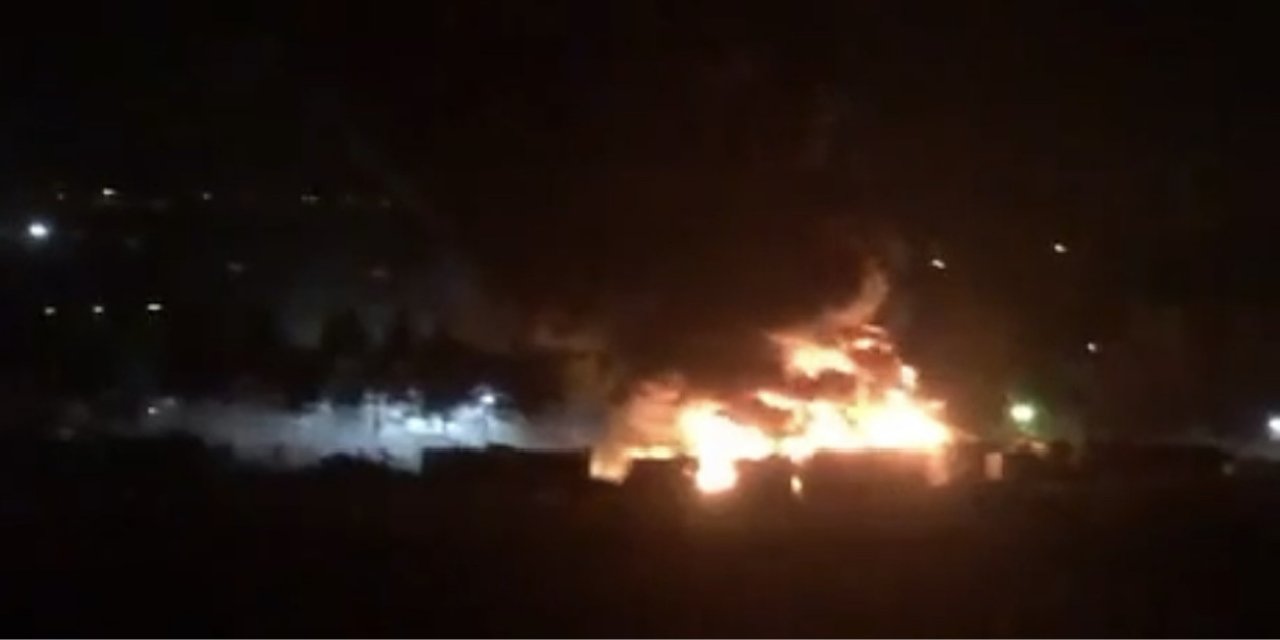 Tuzla’da plastik imalathanesindeki yangın kontrol altına alındı