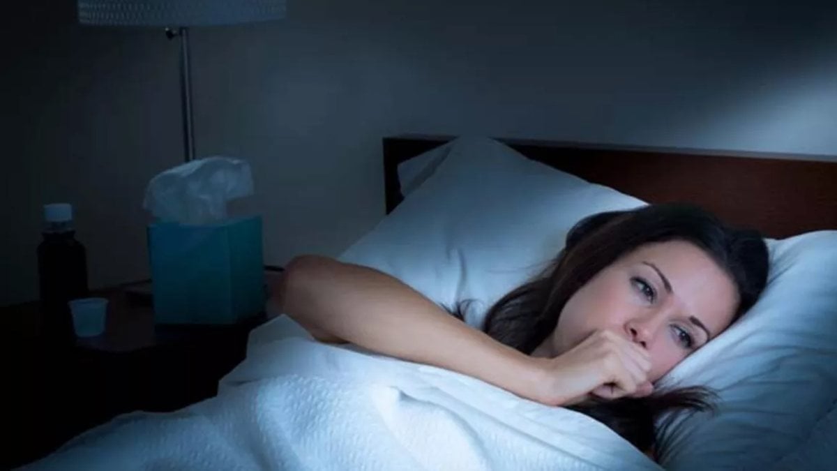 Yatar yatmaz öksürenler buraya! Bunu içen kurtuluyor…