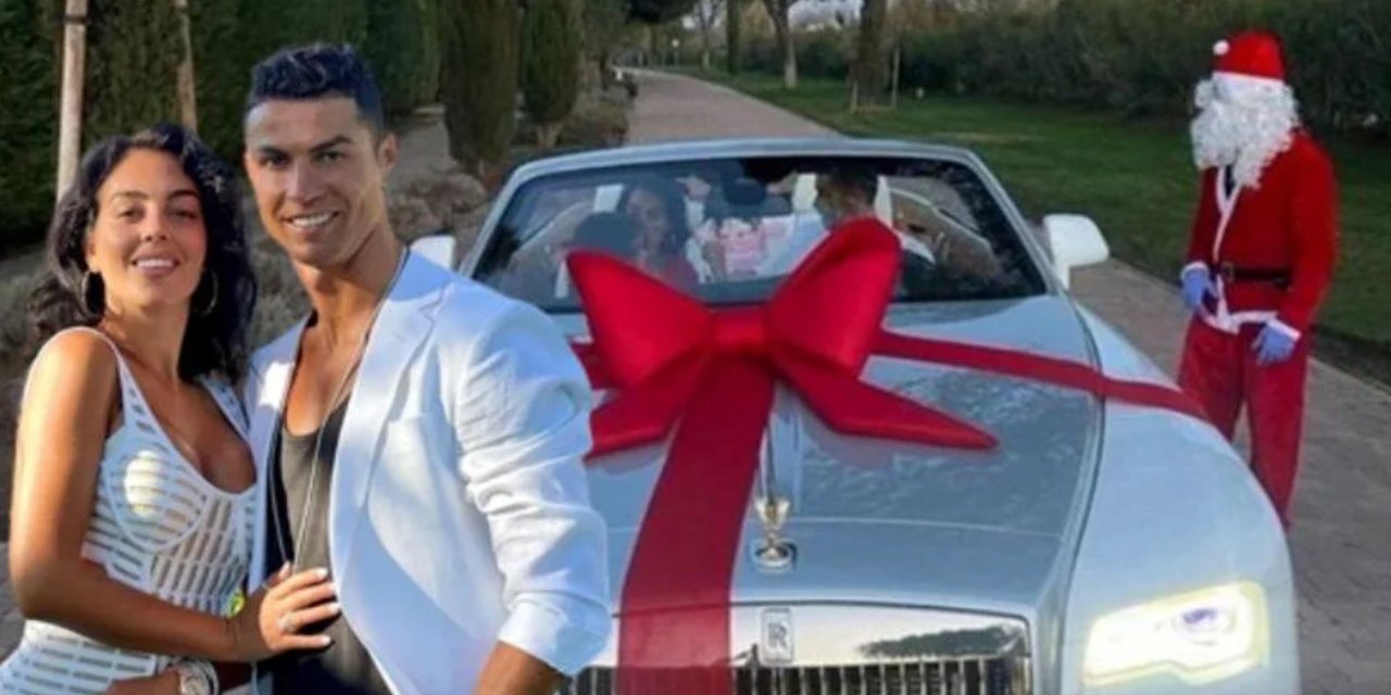 Yıldız futbolcu Ronaldo’ya yılbaşı hediyesi