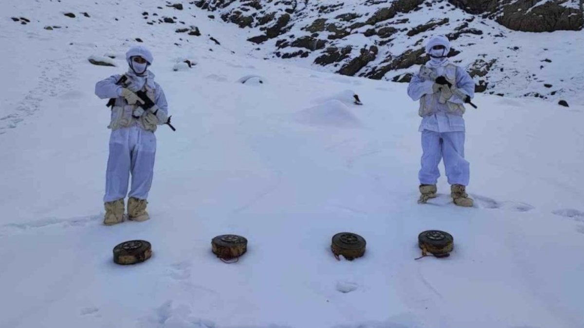 Yüksekova’da operasyon: 4 adet mayın ele geçirildi