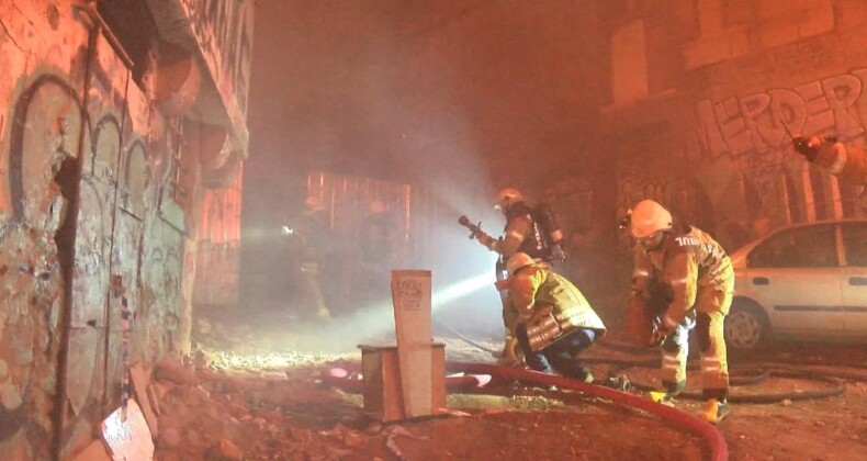 Beyoğlu’nda kilisenin lojman kısmında yangın: 1 ölü, 2 yaralı