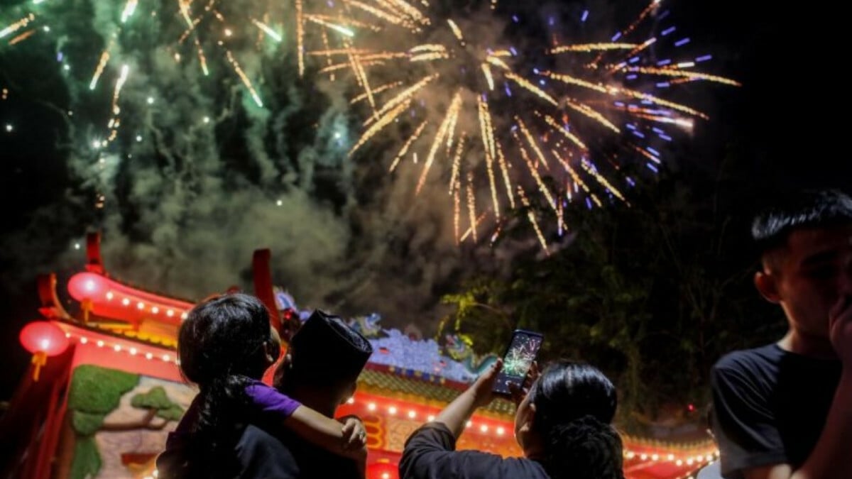 Çin’de Tavşan Yılı kutlamalarına yüzlerce kişi katıldı