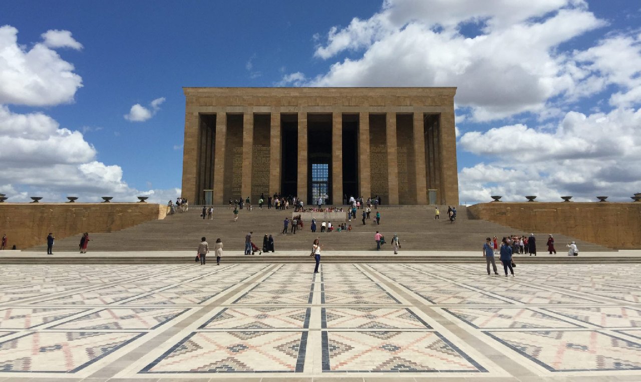 Geçen yıl 4 milyon kişi Anıtkabir’i ziyaret etti