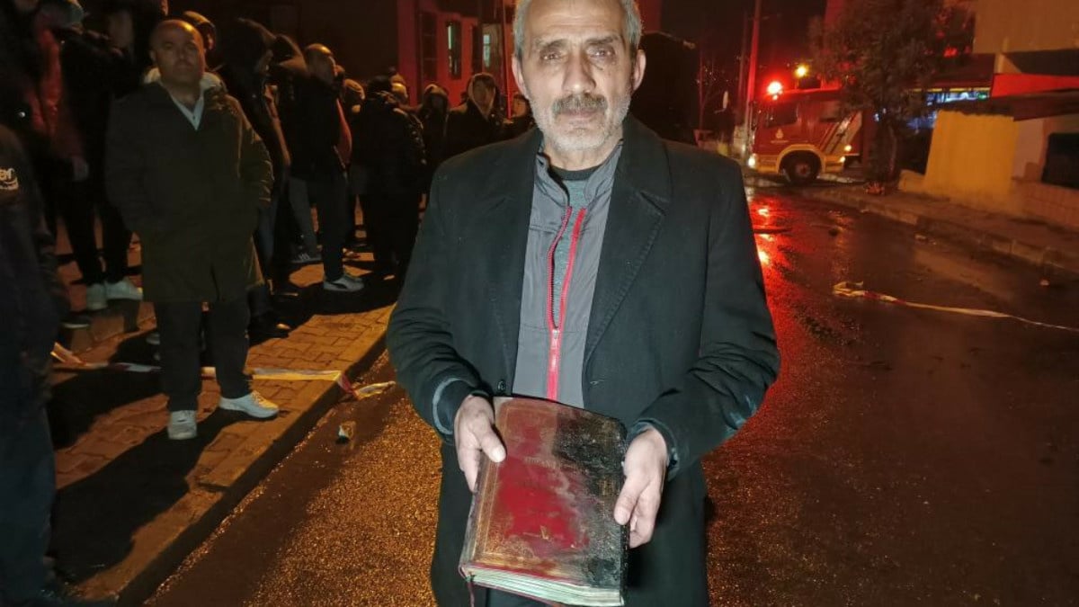İstanbul’da yanan evden geriye bir tek Kur’an-ı Kerim kaldı